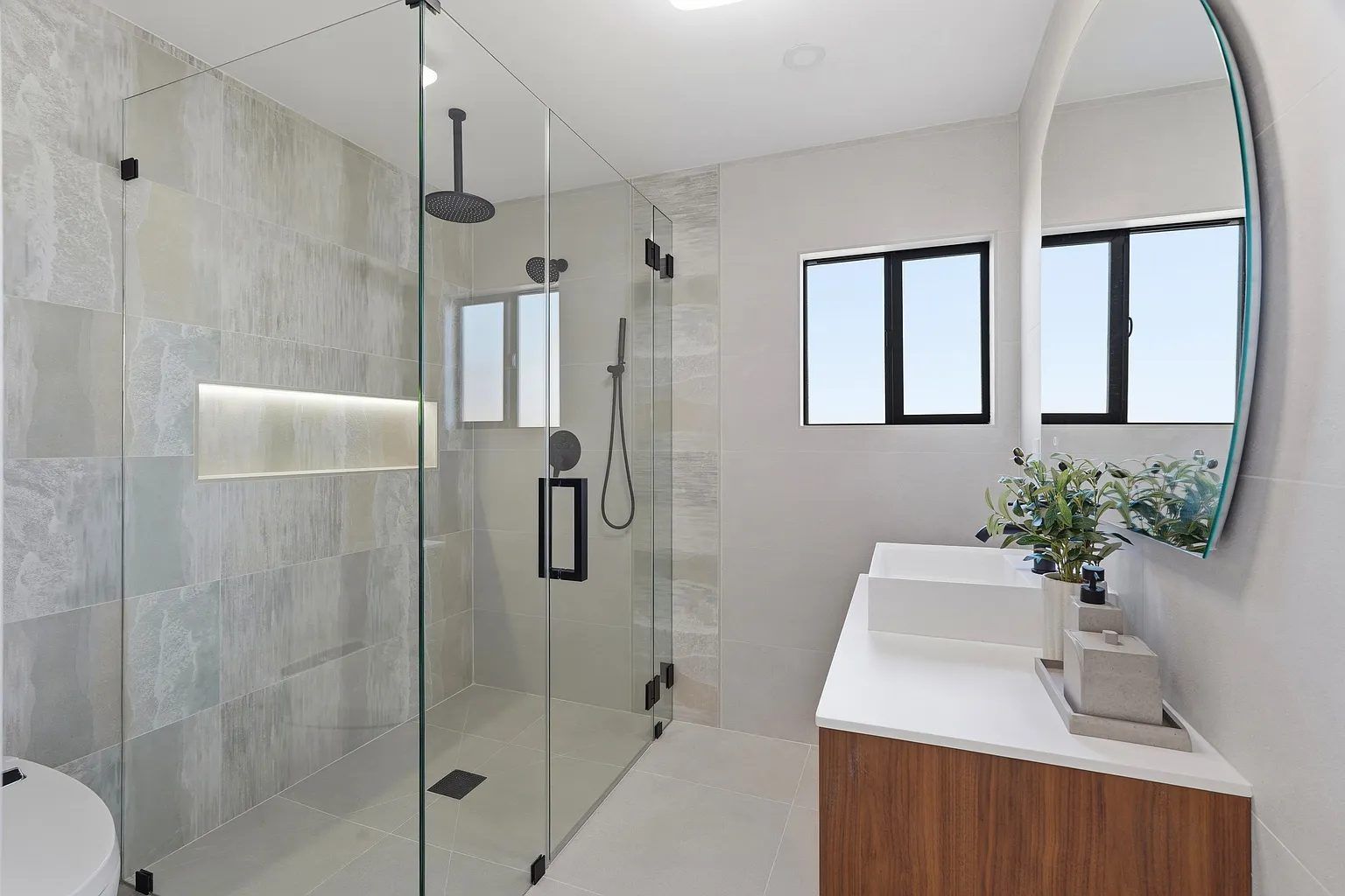 Primary bath with dual vanity